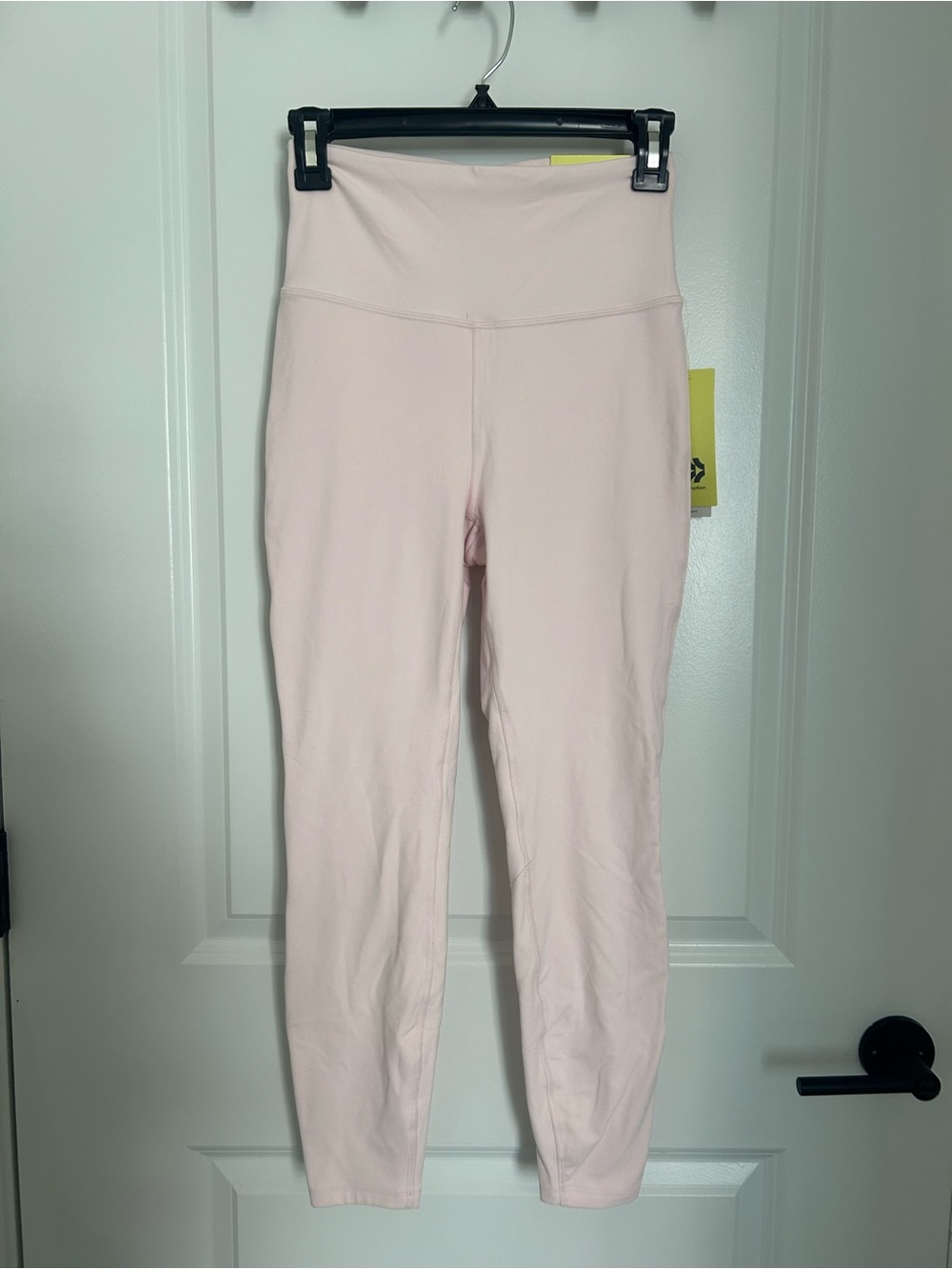 NWT All In Motion Everyday Soft High Rise 7/8 Leggings Light Pink Size Small